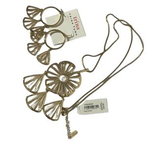 - NWT Goldtone Trina Turk Cutout Flower Necklace Earrings set